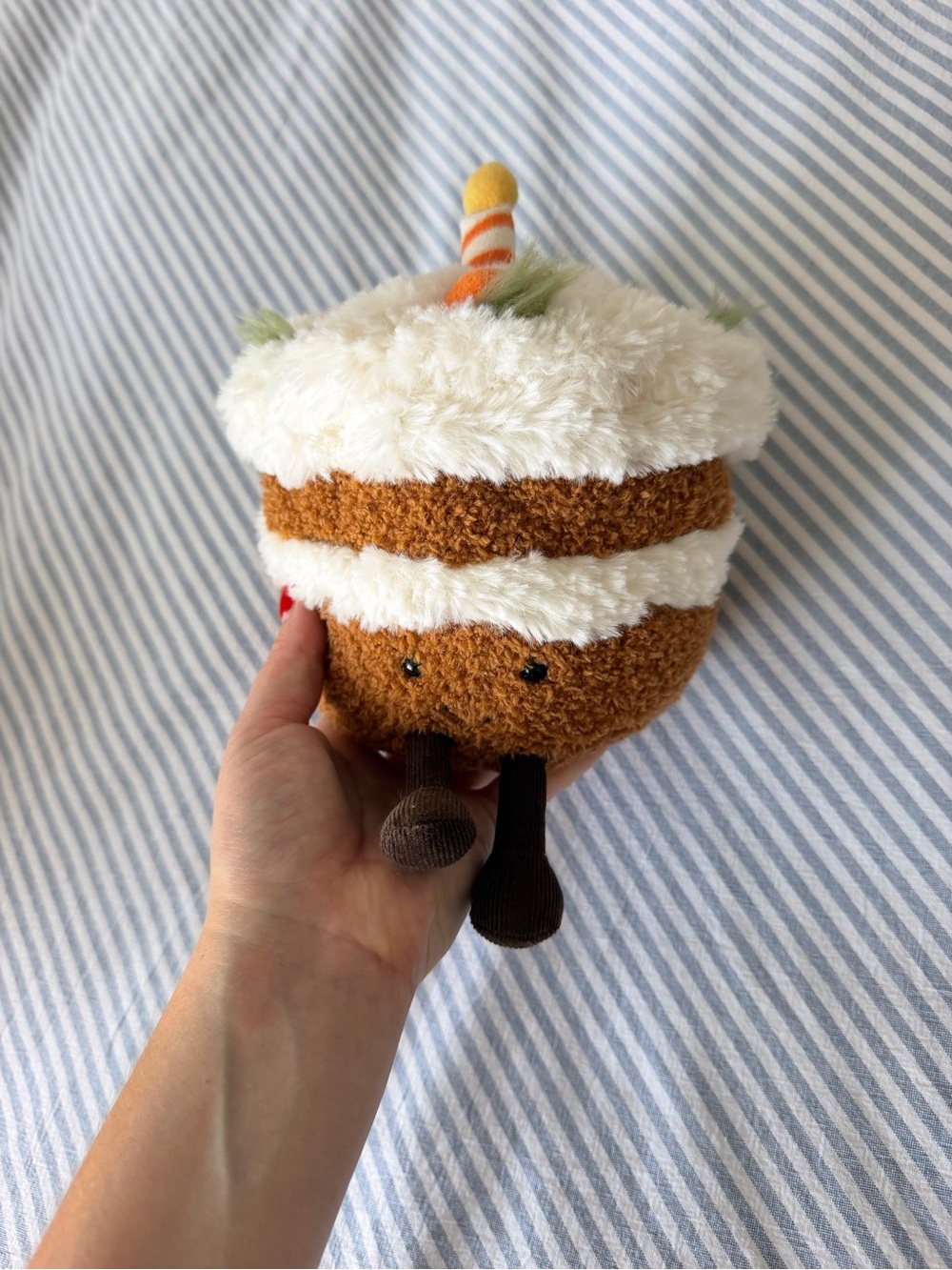Jellycat Amusables Carrot Cake - Picture 9 of 9